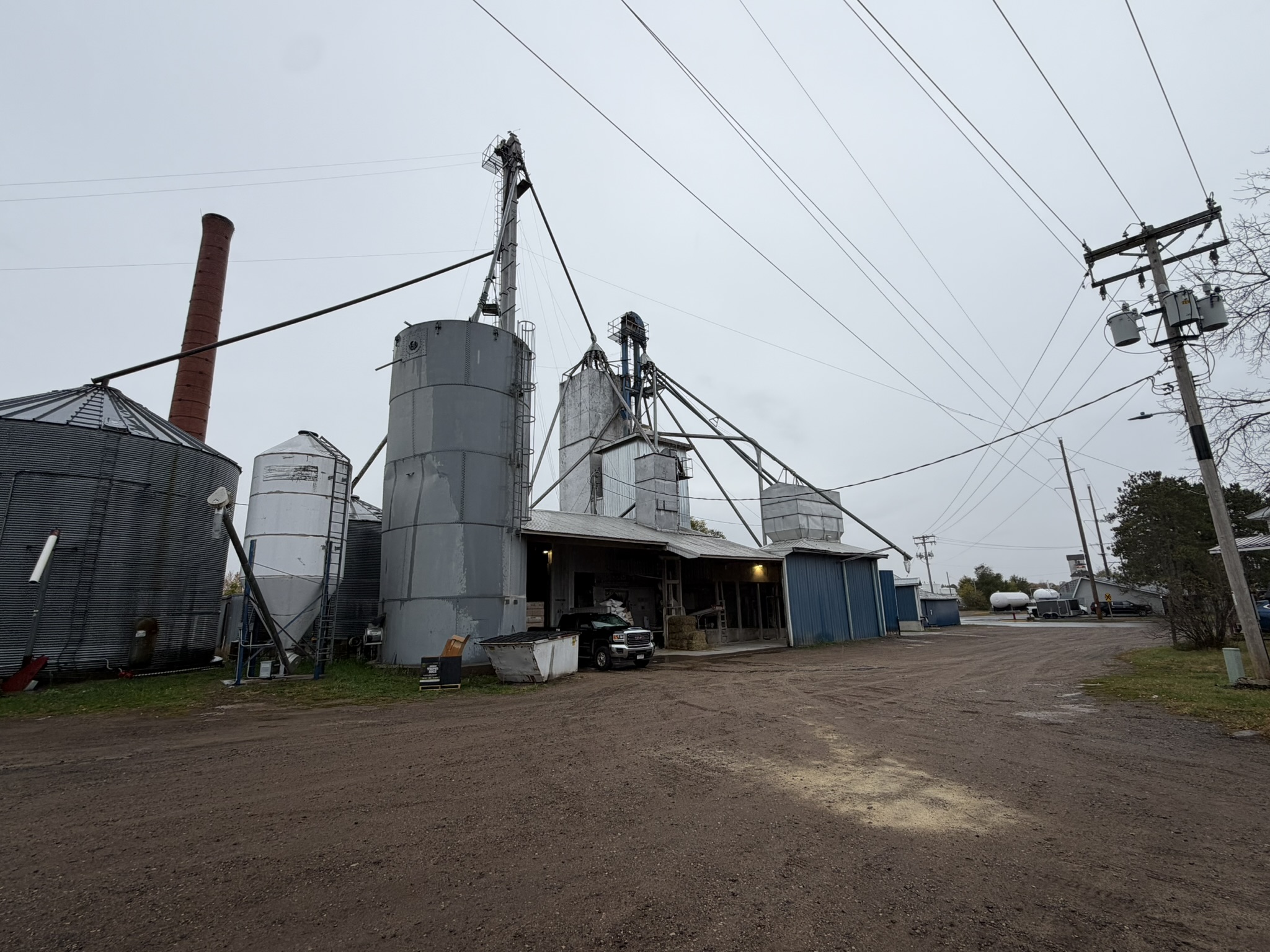 The Mitchell Feeds mill and grain silos in Bloomer